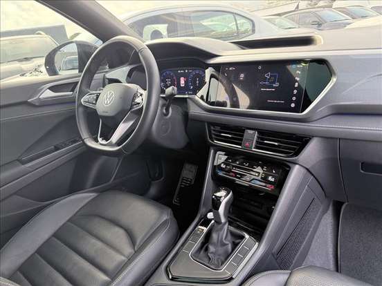 VOLKSWAGEN-TAOS-2024