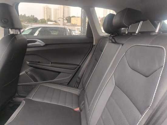 VOLKSWAGEN-TAOS-2026