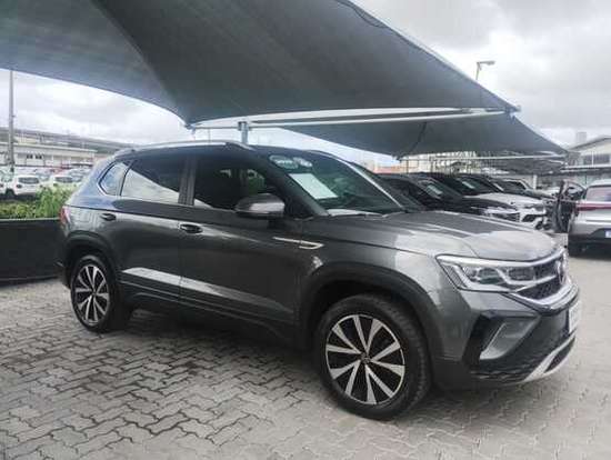 VOLKSWAGEN-TAOS-2021