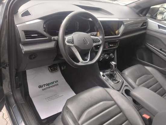 VOLKSWAGEN-TAOS-2021