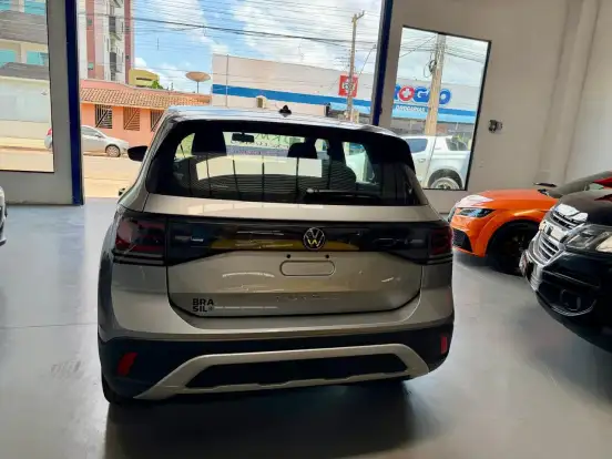 VOLKSWAGEN-T-CROSS-2027