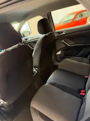 VOLKSWAGEN-T-CROSS-2027