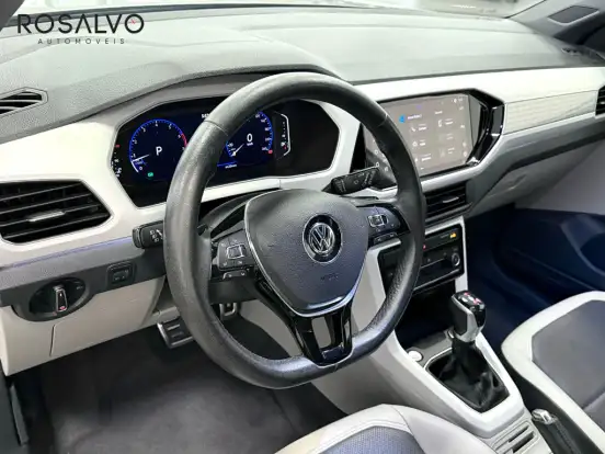 VOLKSWAGEN-T-CROSS-2020
