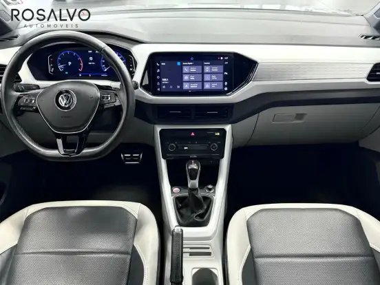 VOLKSWAGEN-T-CROSS-2020