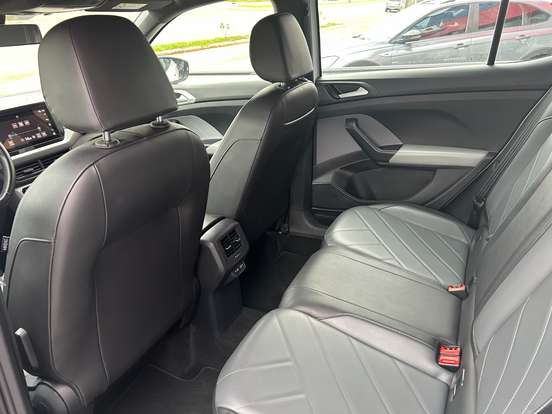 VOLKSWAGEN-T-CROSS-2024