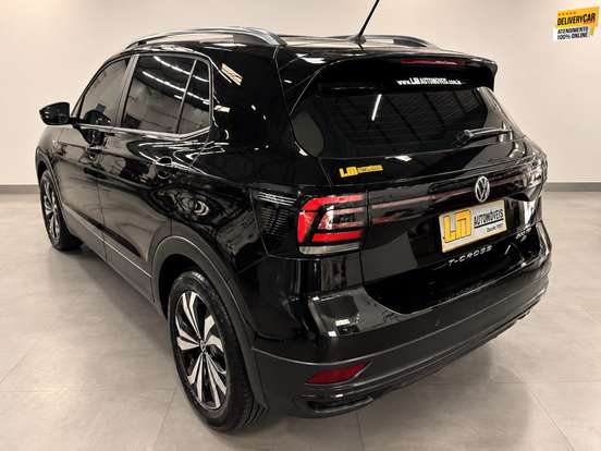VOLKSWAGEN-T-CROSS-2022