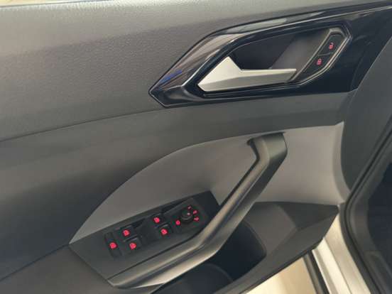VOLKSWAGEN-T-CROSS-2022