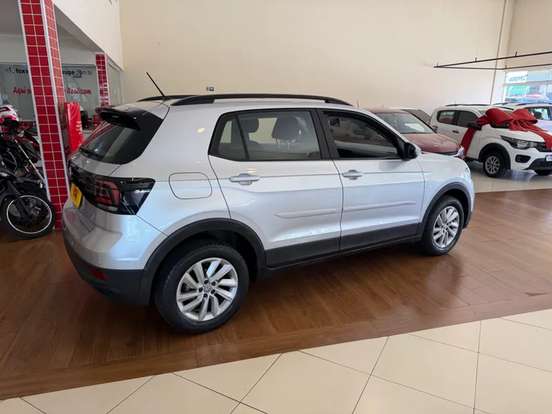 VOLKSWAGEN-T-CROSS-2020