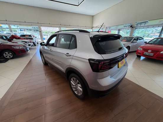 VOLKSWAGEN-T-CROSS-2020