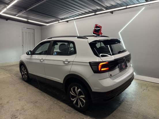 VOLKSWAGEN-T-CROSS-2021