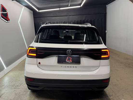 VOLKSWAGEN-T-CROSS-2021