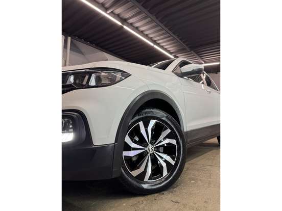 VOLKSWAGEN-T-CROSS-2021