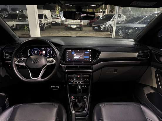 VOLKSWAGEN-T-CROSS-2024