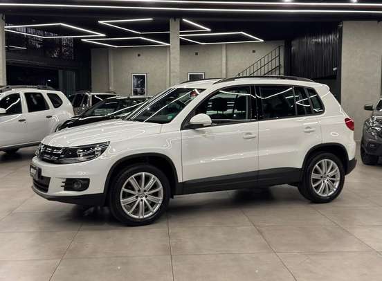 VOLKSWAGEN-TIGUAN-1.4 TSI 16V TURBO GASOLINA 4P DSG VOLKSWAGEN-TIGUAN-2017