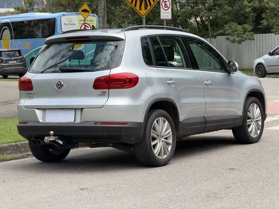 VOLKSWAGEN-TIGUAN-1.4 TSI 16V TURBO GASOLINA 4P DSG VOLKSWAGEN-TIGUAN-2016