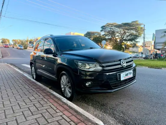 VOLKSWAGEN-TIGUAN-2012