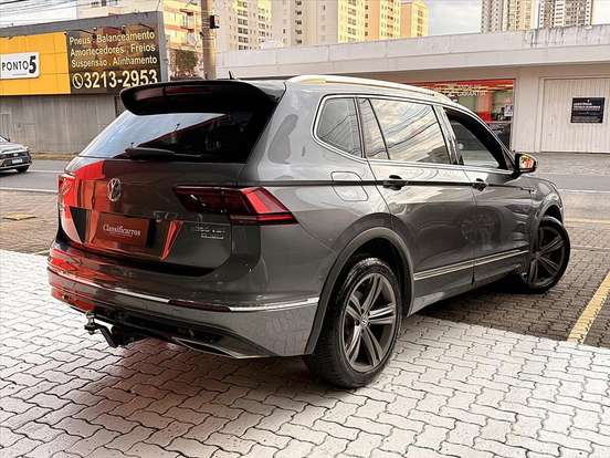 VOLKSWAGEN-TIGUAN-2021