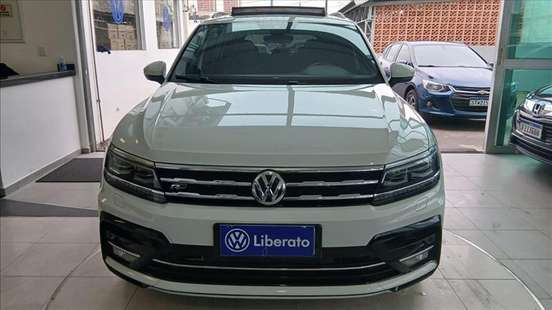 VOLKSWAGEN-TIGUAN-2020