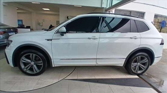 VOLKSWAGEN-TIGUAN-2020