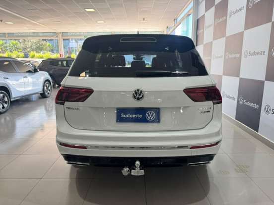 VOLKSWAGEN-TIGUAN-2021