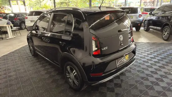 VOLKSWAGEN-UP-2019
