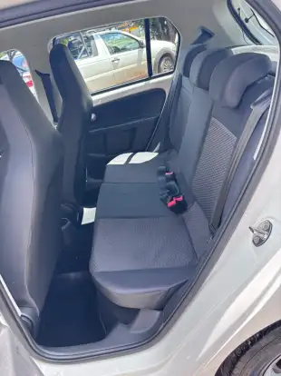 VOLKSWAGEN-UP-2017