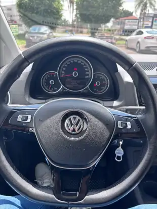 VOLKSWAGEN-UP-2017
