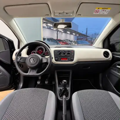 VOLKSWAGEN-UP-2017