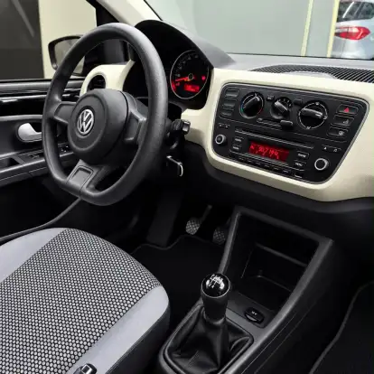 VOLKSWAGEN-UP-2017