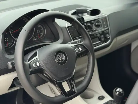 VOLKSWAGEN-UP-1.0 TSI MOVE UP 12V FLEX 4P MANUAL VOLKSWAGEN-UP-2017