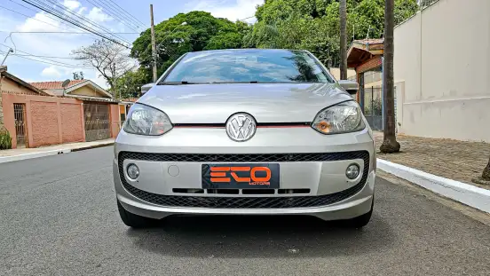 VOLKSWAGEN-UP-2015