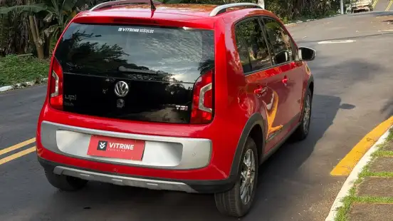 VOLKSWAGEN-UP-2016