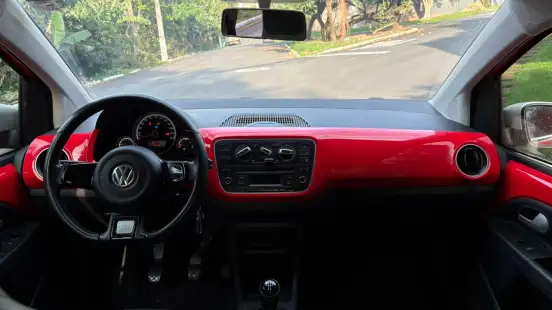 VOLKSWAGEN-UP-2016