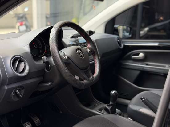 VOLKSWAGEN-UP-2019