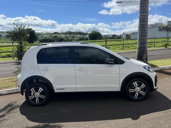 VOLKSWAGEN-UP-1.0 170 TSI TOTAL FLEX XTREME 4P MANUAL VOLKSWAGEN-UP-2019