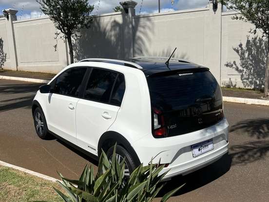 VOLKSWAGEN-UP-1.0 170 TSI TOTAL FLEX XTREME 4P MANUAL VOLKSWAGEN-UP-2019
