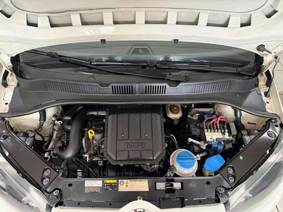VOLKSWAGEN-UP-2015