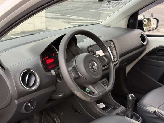 VOLKSWAGEN-UP-1.0 MPI TAKE UP 12V FLEX 4P MANUAL VOLKSWAGEN-UP-2015