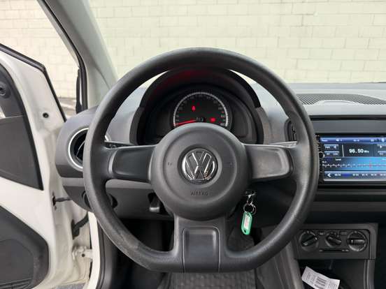 VOLKSWAGEN-UP-1.0 MPI TAKE UP 12V FLEX 4P MANUAL VOLKSWAGEN-UP-2015