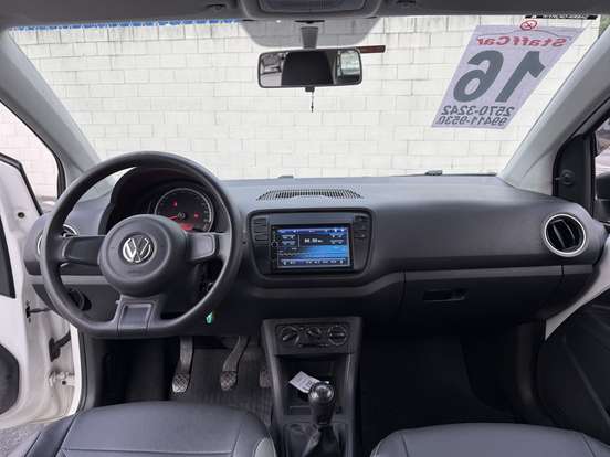 VOLKSWAGEN-UP-2015