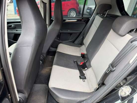 VOLKSWAGEN-UP-2014