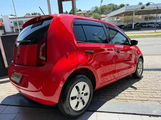VOLKSWAGEN-UP-2015