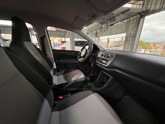 VOLKSWAGEN-UP-2015