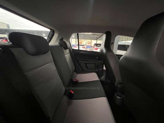 VOLKSWAGEN-UP-2015