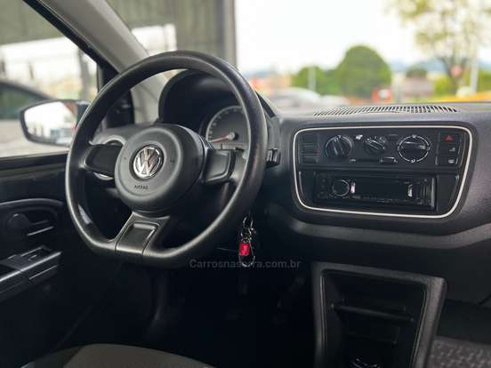 VOLKSWAGEN-UP-2015