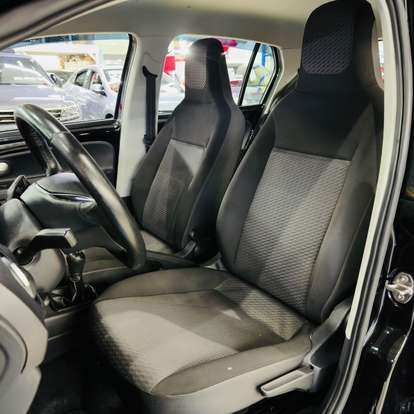 VOLKSWAGEN-UP-2018