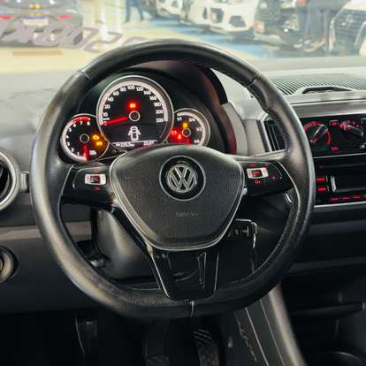 VOLKSWAGEN-UP-2018