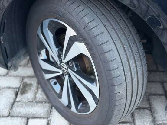 VOLKSWAGEN-VIRTUS-1.0 200 TSI COMFORTLINE AUTOMÁTICO VOLKSWAGEN-VIRTUS-2025