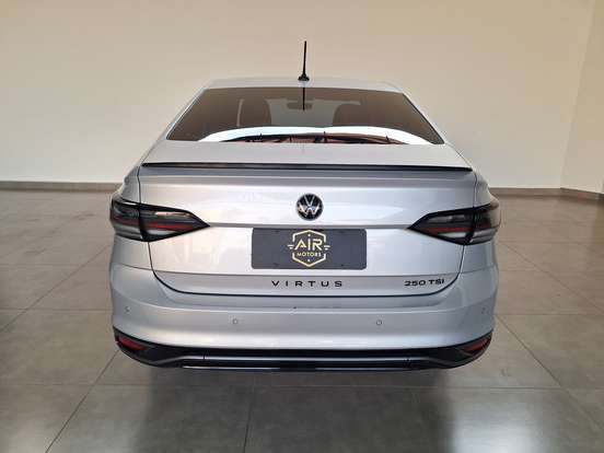 VOLKSWAGEN-VIRTUS-2023