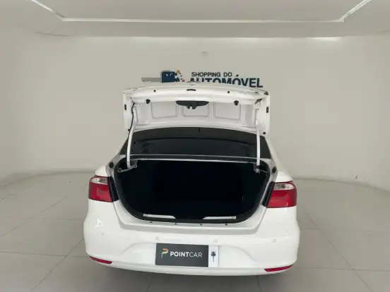 VOLKSWAGEN-VOYAGE-2021